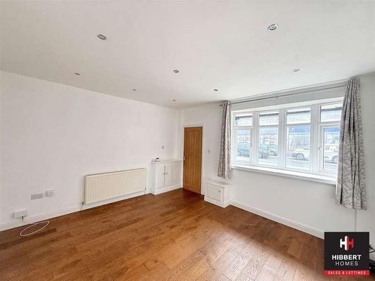 Grove Lane, Hale, WA15 - Photo 1