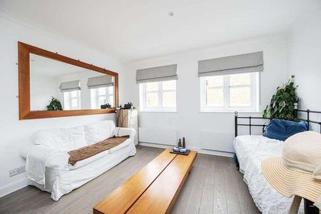 Fuller Close, Bethnal Green, E2 - Photo 2