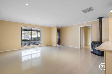 Neat, Renovated Home in the Heart of Central Moama - Photo 5