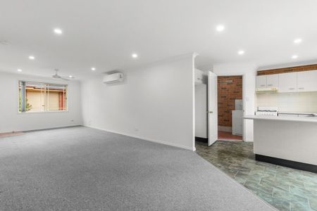 Quiet Cul-de-sac Street - Photo 2