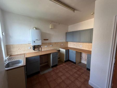 2 bedroom flat to rent - Photo 3