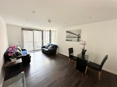 2 bedroom apartment to rent - Photo 4