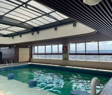 Studio à faibles charges dans une tour avec piscine - Photo 1