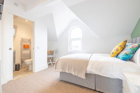 Woodcot Avenue, Belfast, BT5 5JA - Photo 4