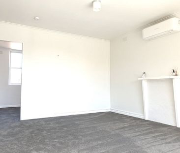 Light and Bright 1 Bedroom Apartment - Photo 3