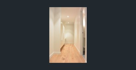 Modern 2-Bed Apartment in Prime South Melbourne Location - Photo 5