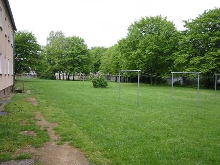 Top Angebot, 2 Zimmerwohnung mit neuem Badezimmer und großem Balkon. - Photo 2