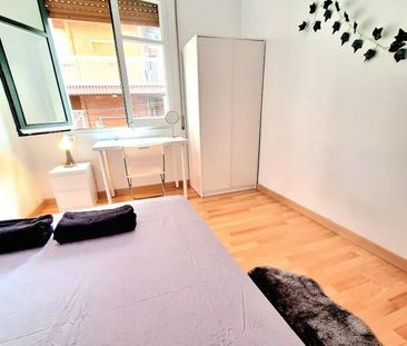 Rambla de Badal, Barcelona, Catalonia 08028 - Photo 2