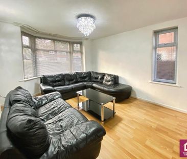 4 bedroom detached house to rent - Photo 3