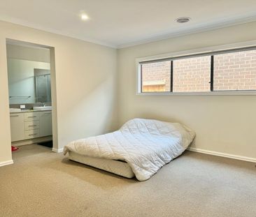 LOCATION, LOCATION, LOCATION!! - Photo 5