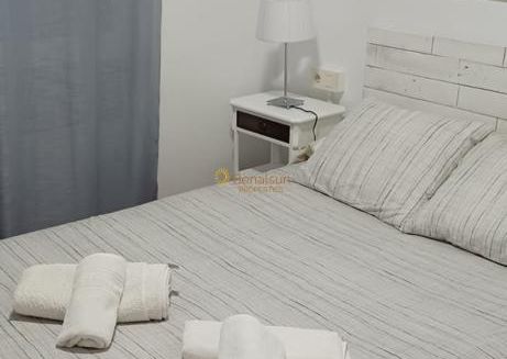 Medium Term rental from 01/10/2025-30/04/2026 Beautiful apartment 10 meters from the Paseo Marítimo of Fuengirola.