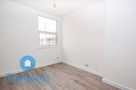References Pending - 2 bed Mid Terraced House - Photo 3