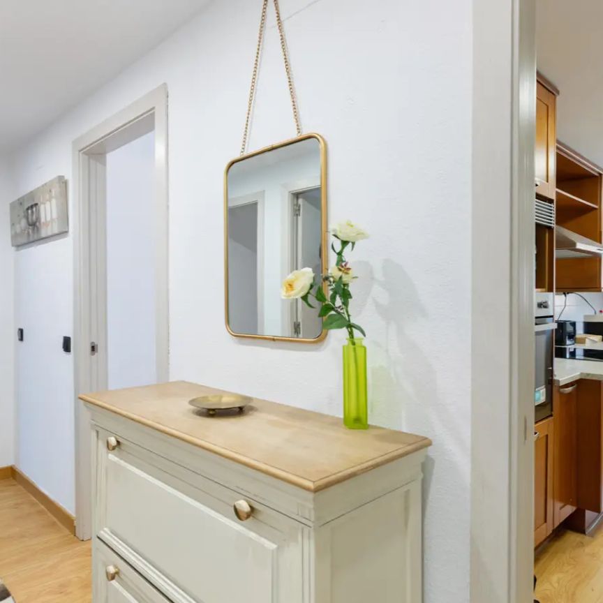 Spacious and well laid out with easy access to the center of Madrid and the University City - Foto 1