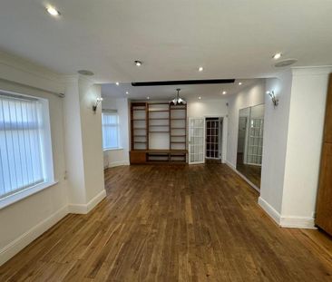 4 bedroom detached house to rent - Photo 3
