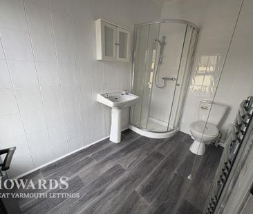 1 bedroom in a house share to rent - Photo 2