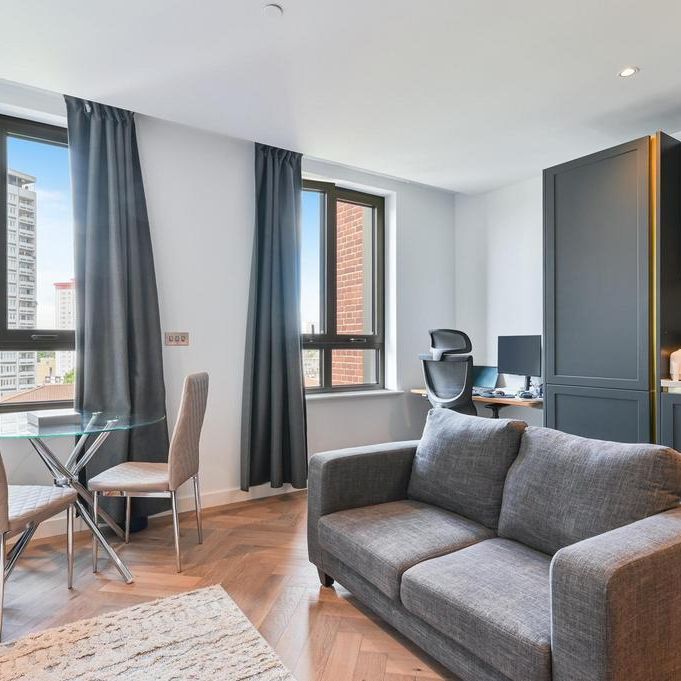 Studio to rent - Photo 1