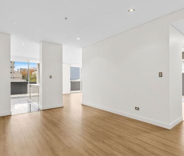 Oversized CBD Apartment - Photo 2