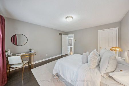 For Lease - 22 Theobalds Circle, Richmond Hill, Ontario - Photo 4