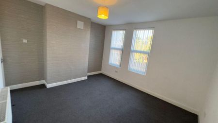 4 bedroom terraced house to rent - Photo 5