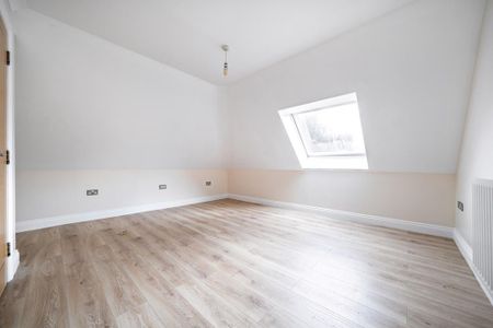 4 bedroom end of terrace house to rent - Photo 5
