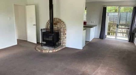 Family Friendly 3 bedroom - Photo 3