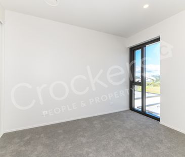 2 Bedrooms + Secure car park at the Heart of Albany - Photo 4