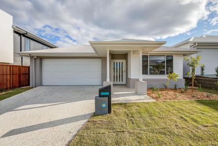 “Large Modern Family Home in Everleigh Estate” - Photo 2