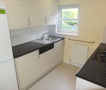 2 Bed Flat, Murray Road, W5 - Photo 2