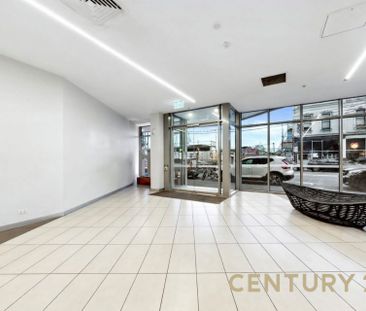 Contemporary Elegance in Prime Prahran - Photo 2