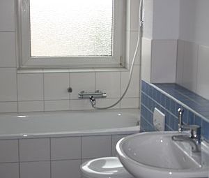 3 Zimmer, mit modernisiertem Badezimmer - Photo 4