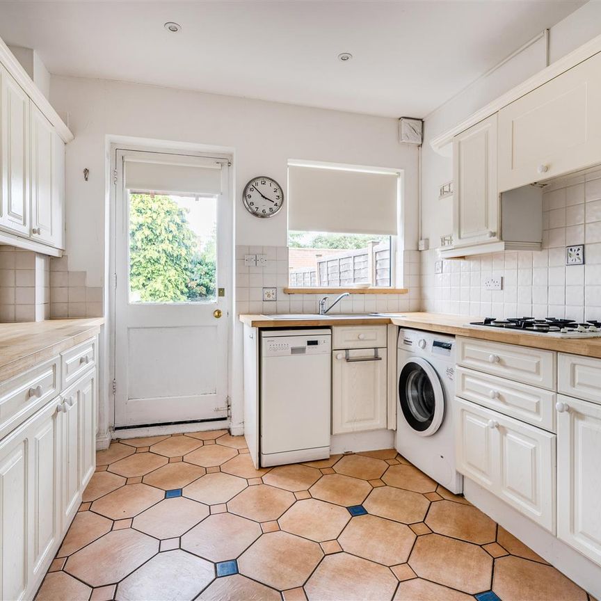 3 bedroom house - end terrace - Photo 1