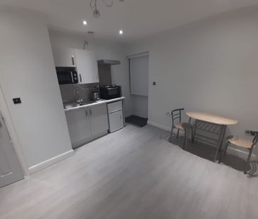 Studio Flat, Yateley Avenue, B42 - Photo 5