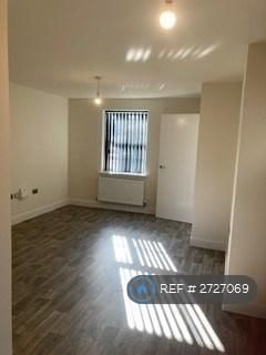 2 bedroom semi-detached house to rent - Photo 3