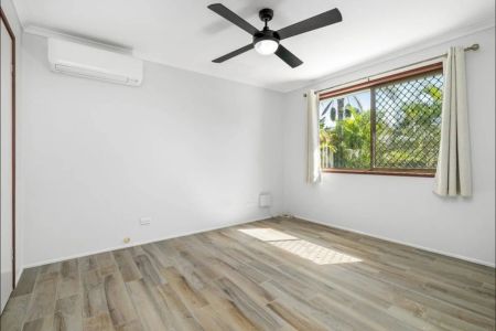 Family Home on a Spacious 700m2 block - Photo 5