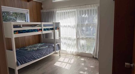 Sunny 2-Bedroom Home with Sea Views - Photo 3