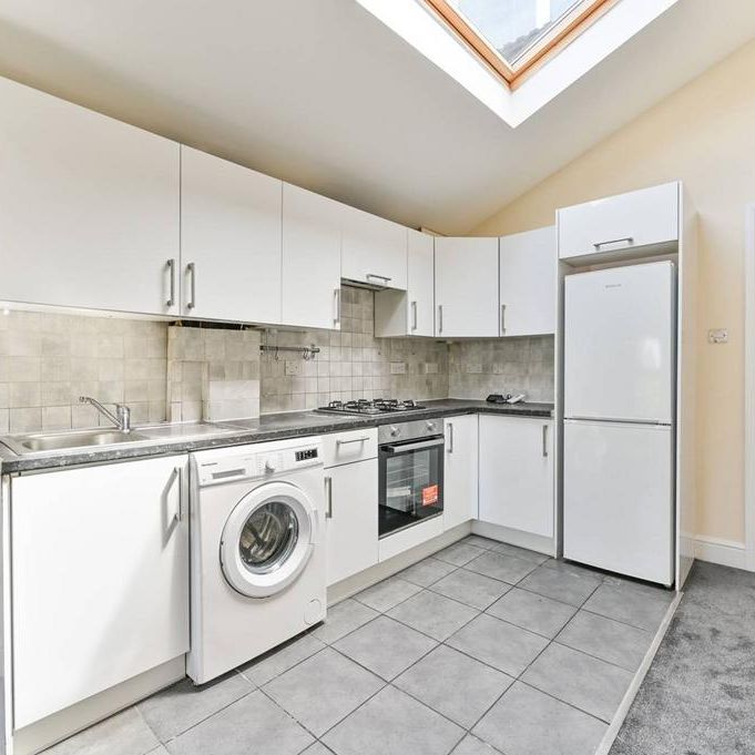 3 bedroom flat to rent - Photo 1