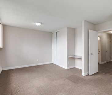 9700 Bonaventure Drive SE, Calgary - Photo 2