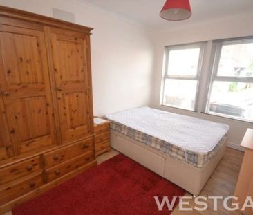 4 Bed - Pitcroft Avenue, Reading - Photo 3