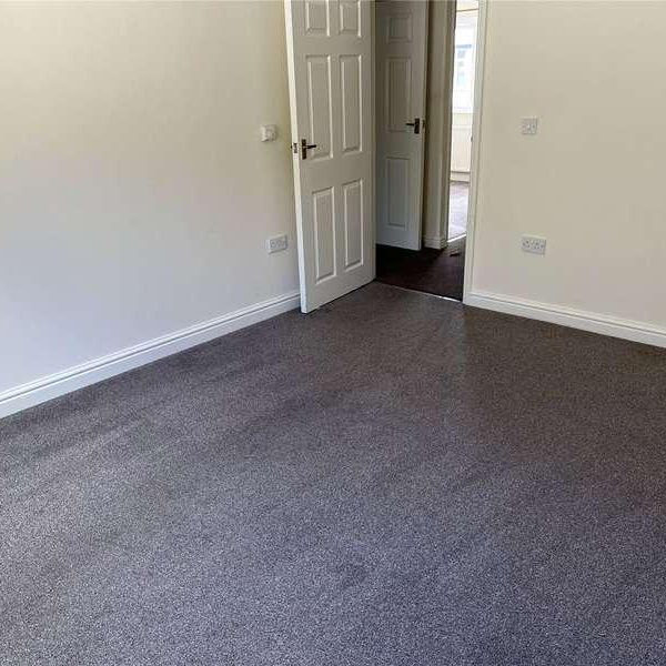 Sandown Road, Sandown, PO36 - Photo 1