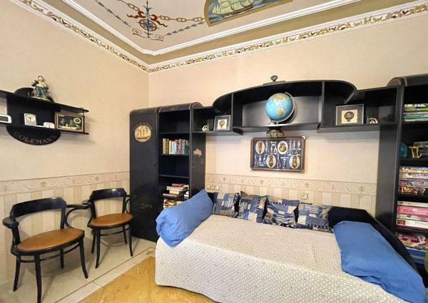 LONG TERM RENTAL. Spacious villa with 6 bedrooms for rent.