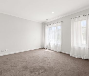 Charming Family Home in a Thriving Location - Photo 4