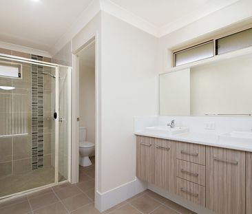 Great location - modern home, close to school! - Photo 5