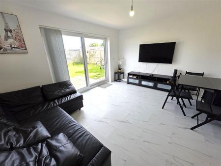 2 bedroom semi-detached house to rent - Photo 2