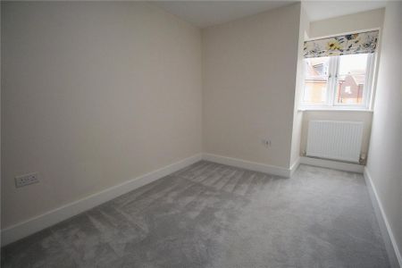4 bedroom detached house to rent - Photo 4