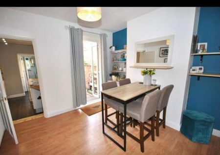 3 bedroom terraced house to rent - Photo 4