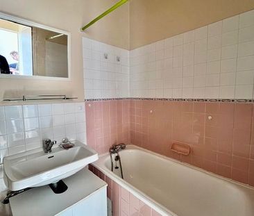 Location Appartement 1 pièce 27m² TROYES 10000 - Photo 1