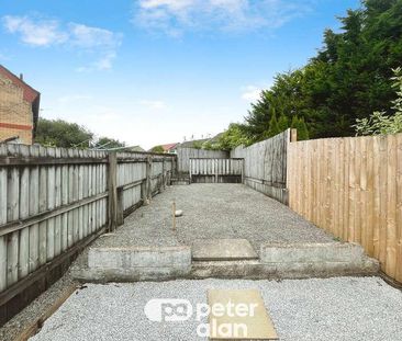 Clos Y Dolydd, Beddau, Pontypridd, CF38 - Photo 5