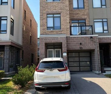 10 GLENNGARRY CRESCENT — 3 Bedroom - Photo 1