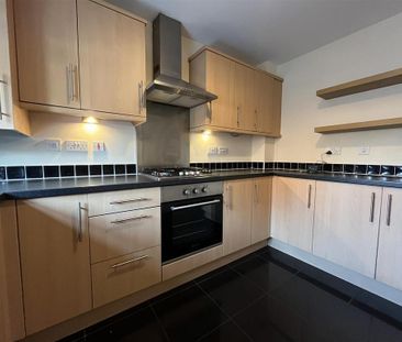 3 bedroom semi-detached house to rent - Photo 6