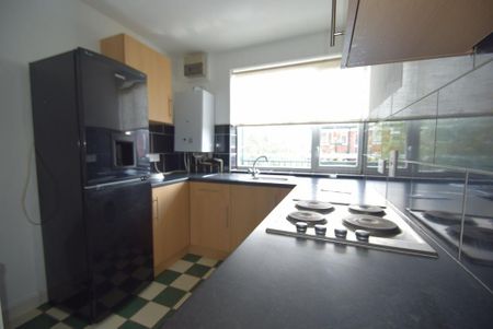 2 bedroom apartment to rent - Photo 2